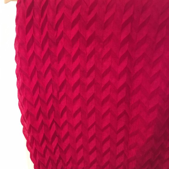 Vibrant red origami pleated stole, NWT - Picture 2 of 6